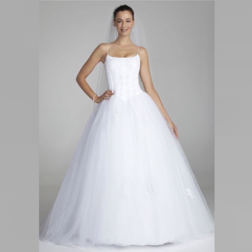 Oleg Cassini Spaghetti Strap Tulle Ball Gown Wedding Dress with Corset Size 4 - Picture 13 of 13